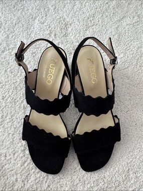 Fuego Made in Spain Black Scalloped Strap Sandals